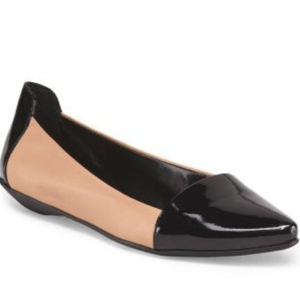 BCBG Two tone flats